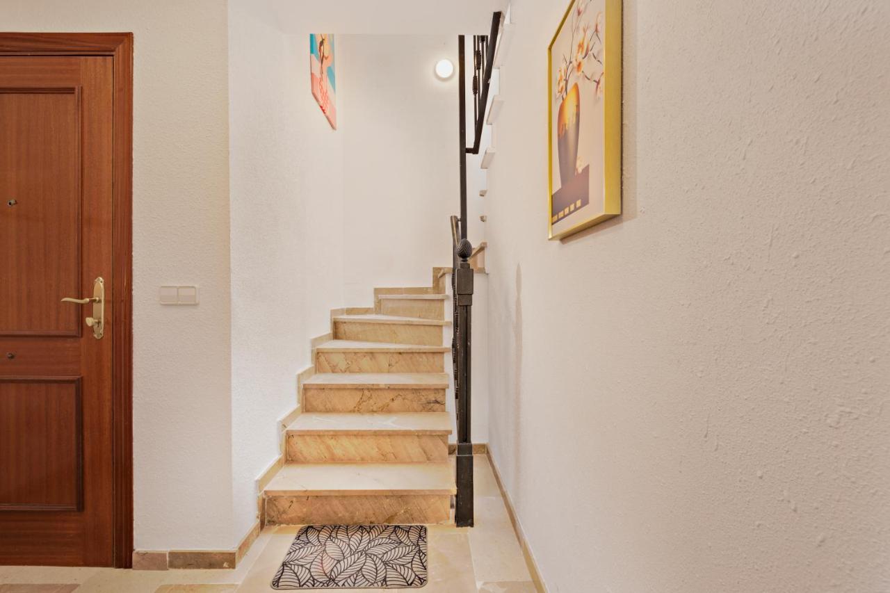 Fresh Penthouse Apartment With Great Sea Views カサーレス エクステリア 写真