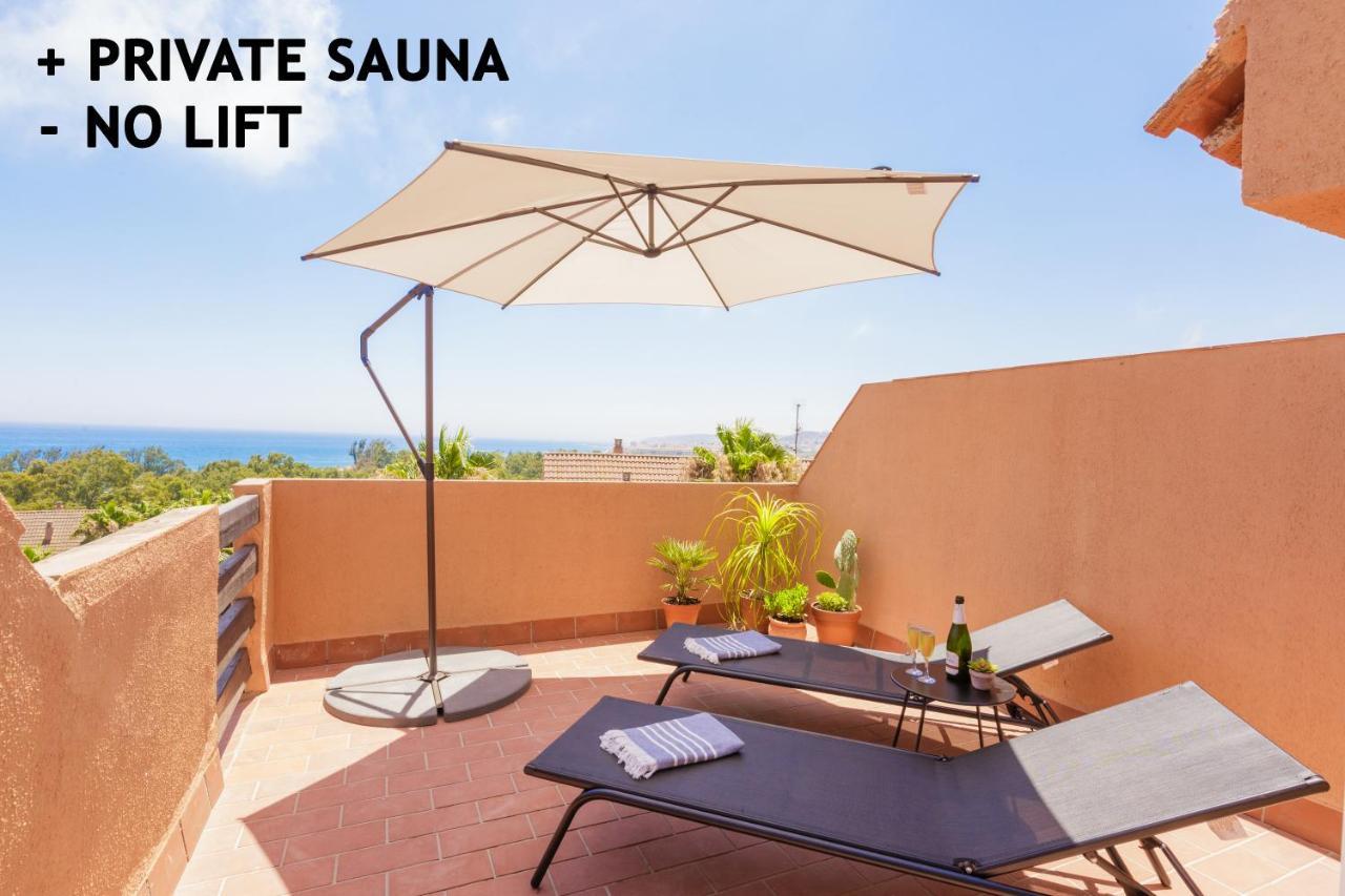 Fresh Penthouse Apartment With Great Sea Views カサーレス エクステリア 写真